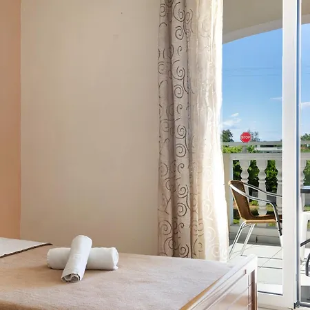 شقة Sandy Maria 302 *